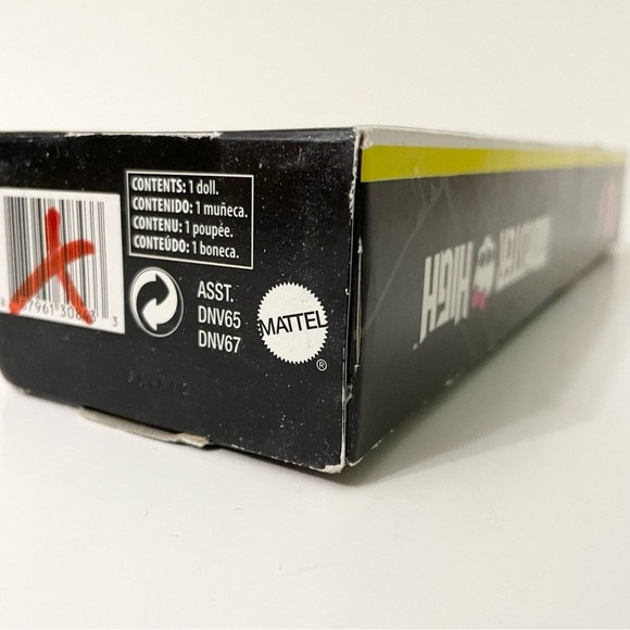 Monster High Draculaura Doll Damaged Box - Picture 14 of 16